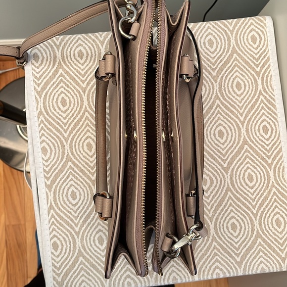 Kate Spade purse - Picture 4 of 5